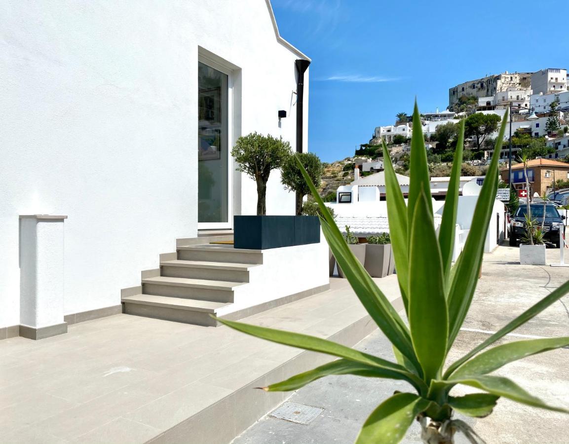 Marina Bay Suites Peschici Buitenkant foto