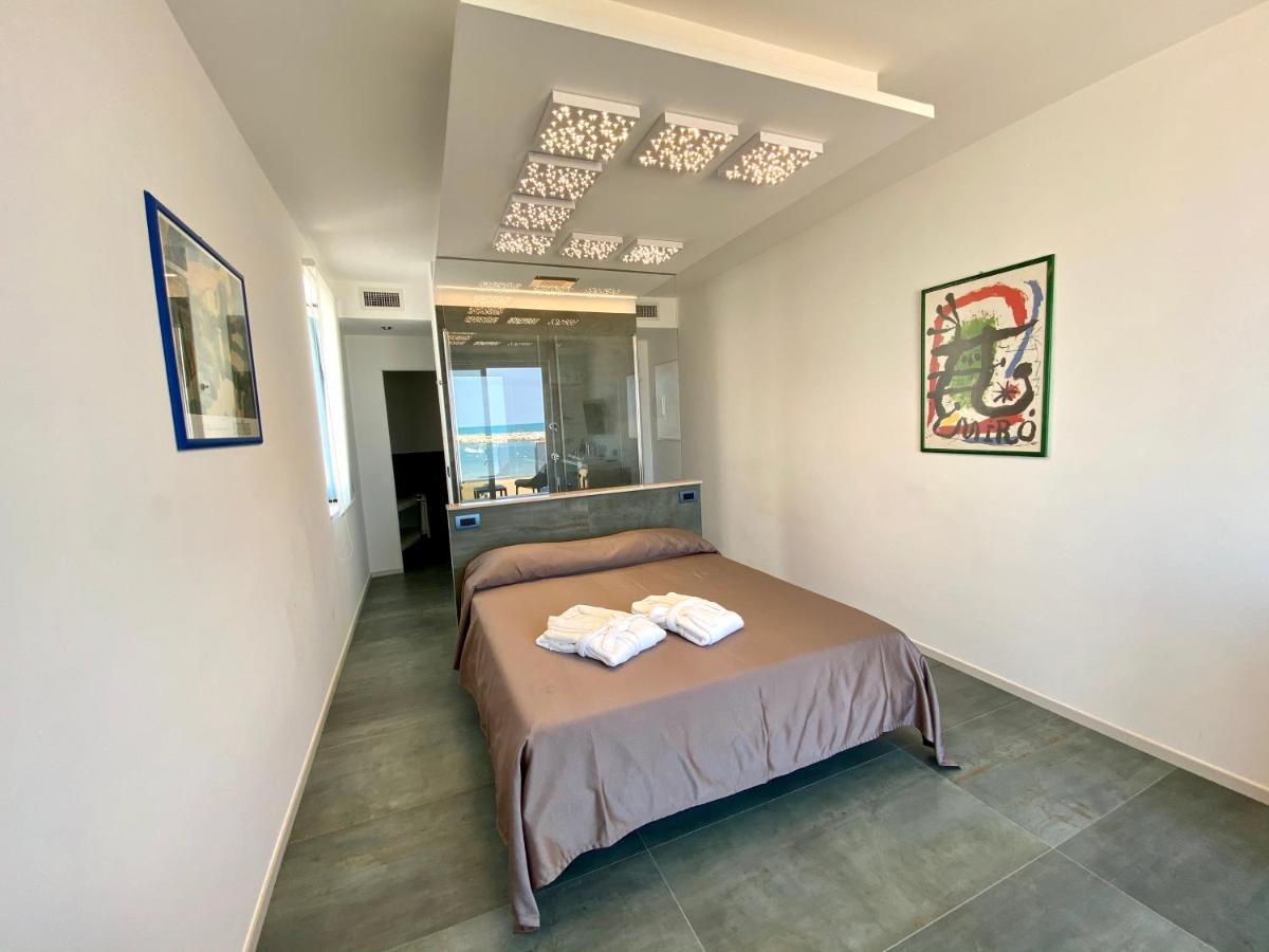 Marina Bay Suites Peschici Buitenkant foto