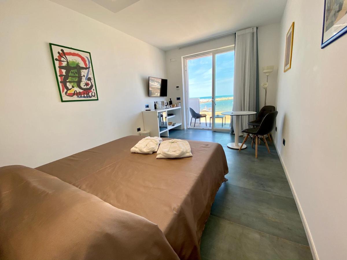 Marina Bay Suites Peschici Buitenkant foto