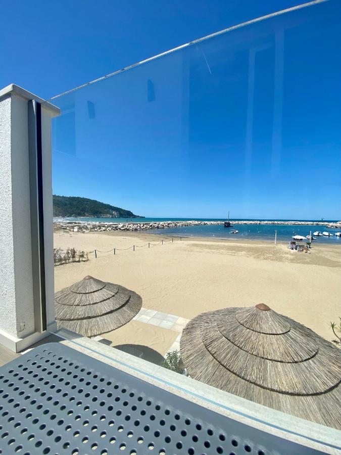 Marina Bay Suites Peschici Buitenkant foto