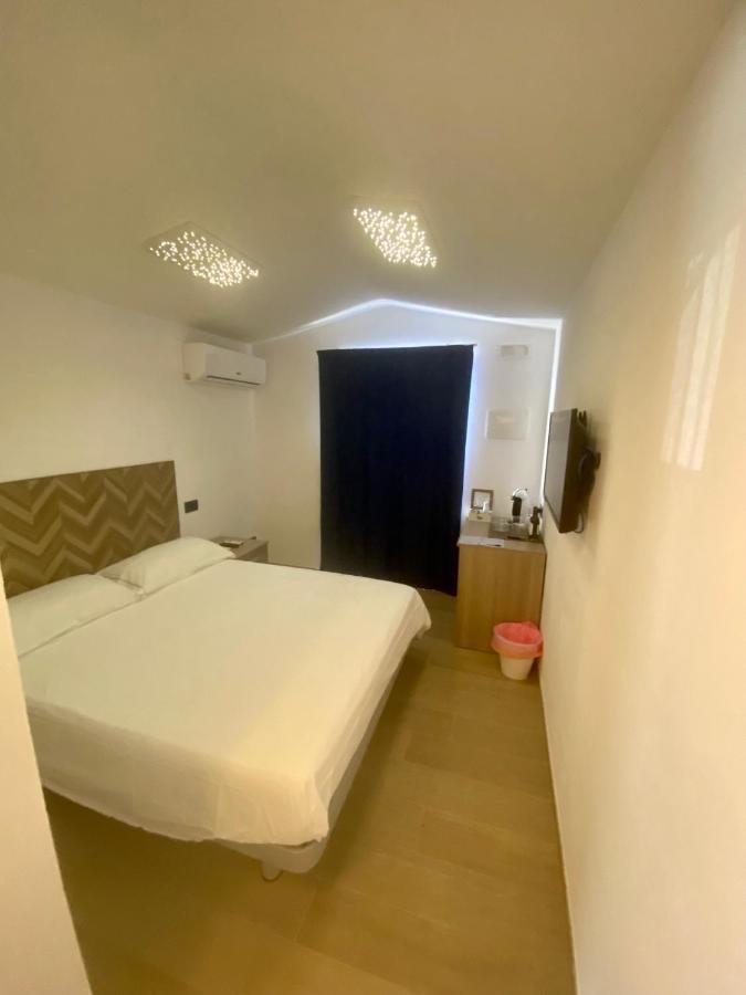 Marina Bay Suites Peschici Buitenkant foto